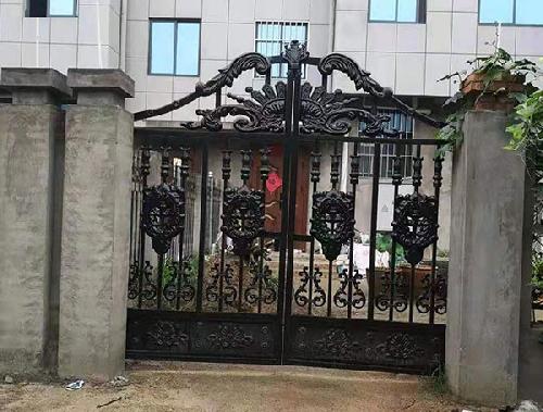 洛陽(yáng)鐵藝大門(mén)